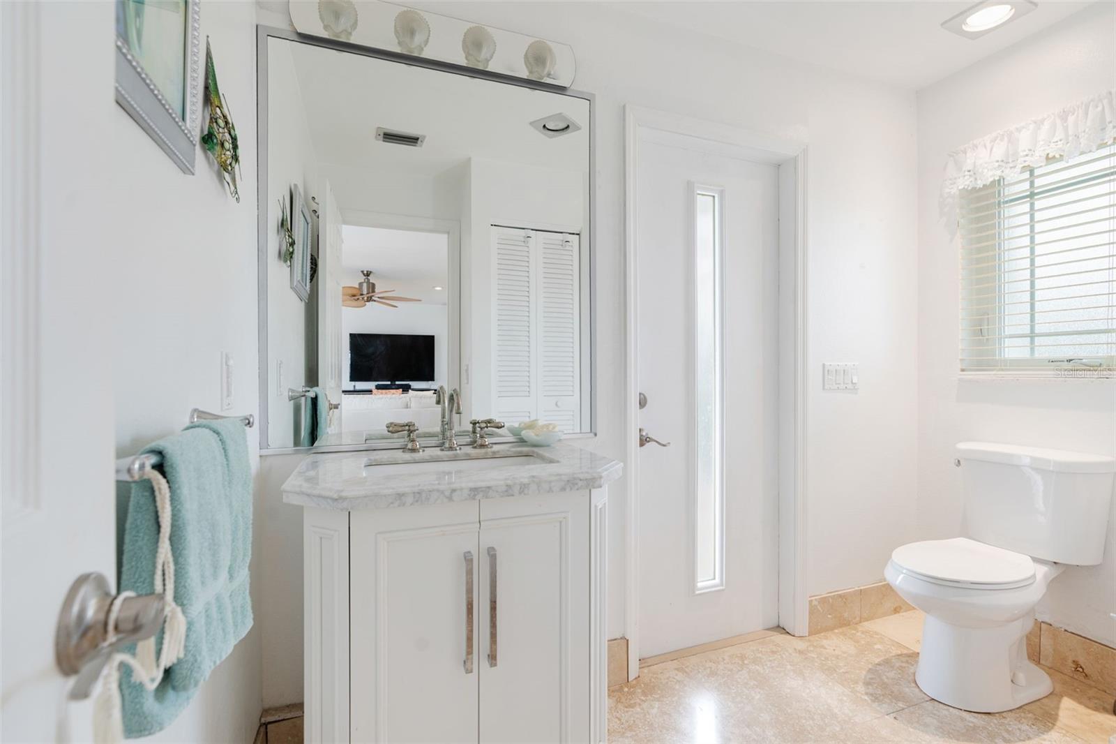 Image 36 of 52 For 402 Devonshire Lane