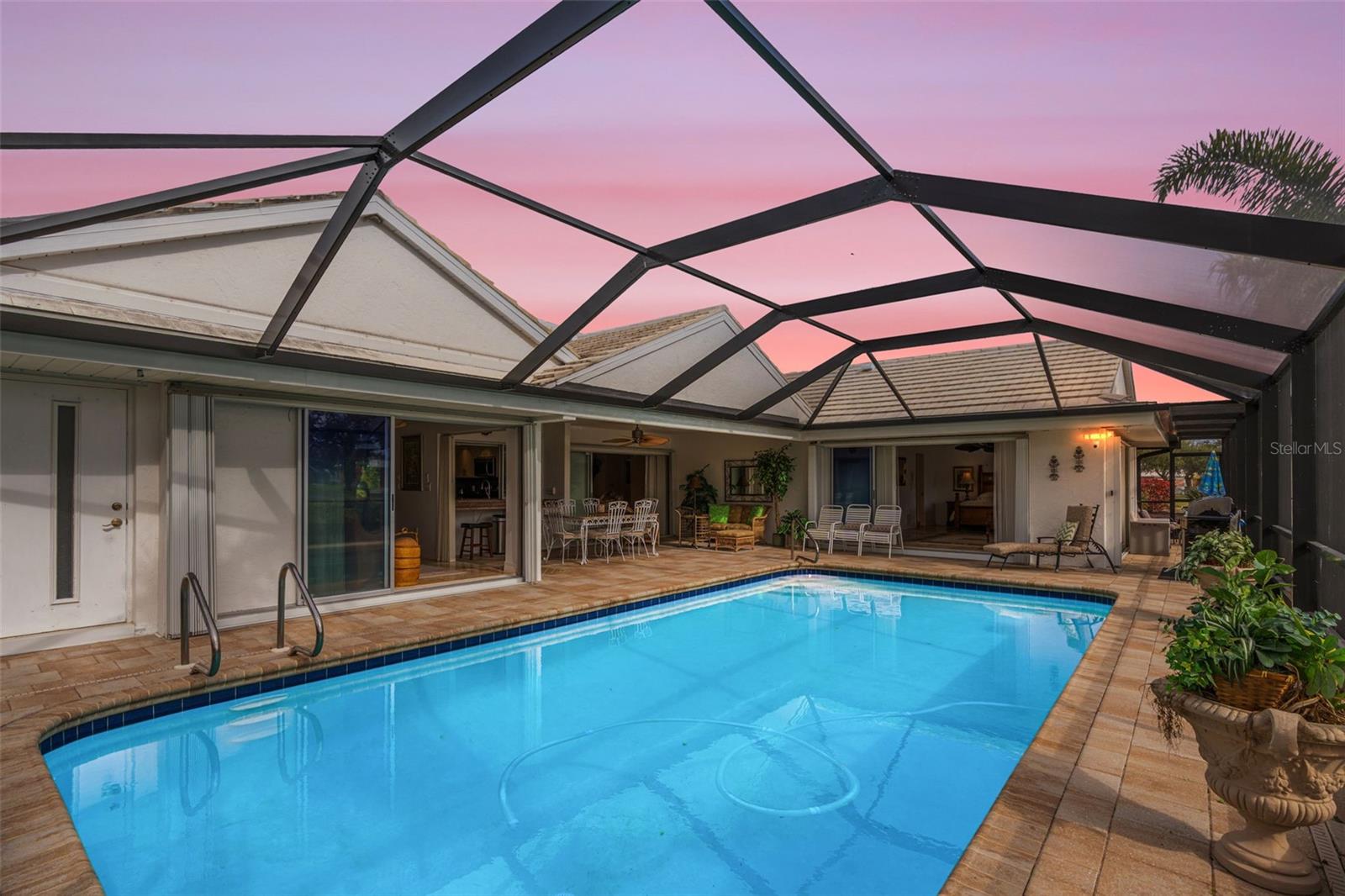 Image 40 of 52 For 402 Devonshire Lane