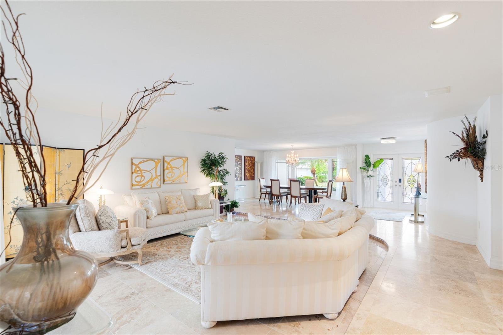 Image 8 of 52 For 402 Devonshire Lane