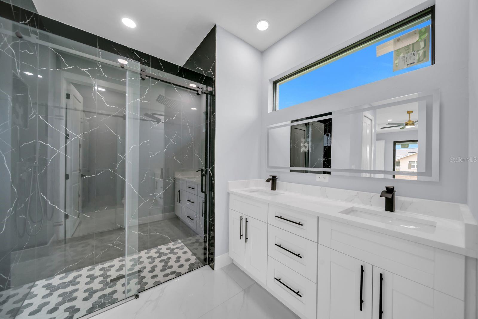 Image 16 of 40 For 3514 2nd Street Sw