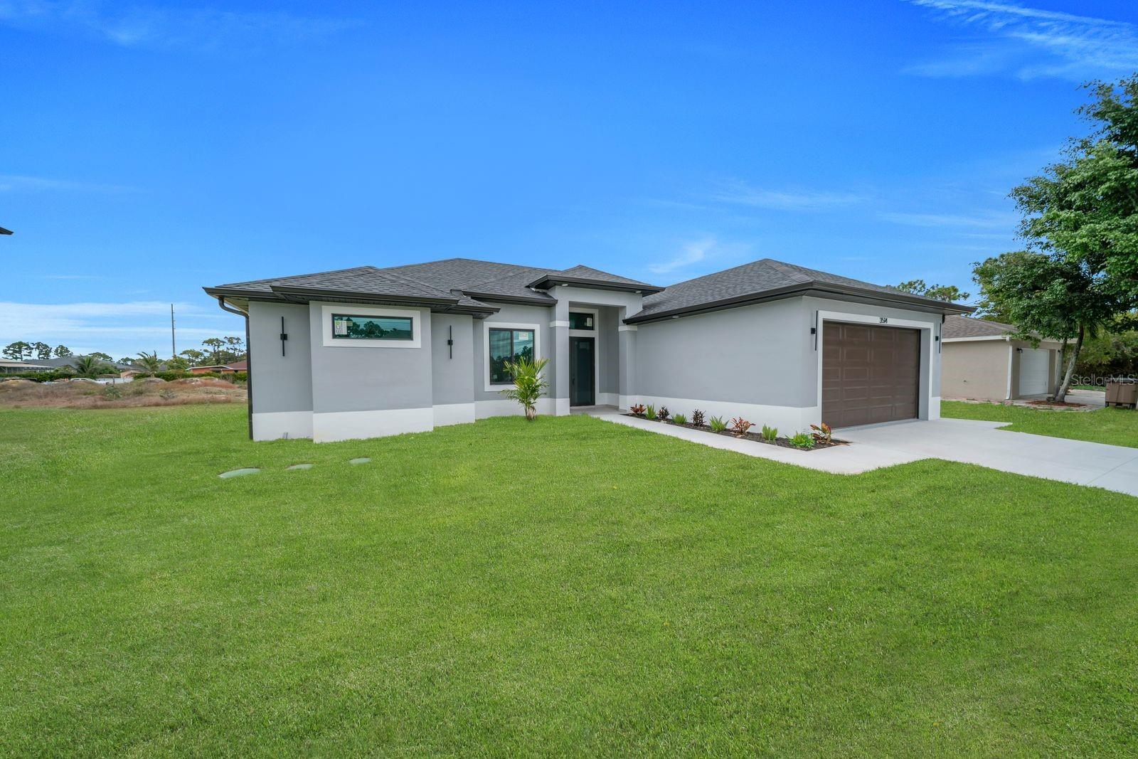 Image 3 of 40 For 3514 2nd Street Sw