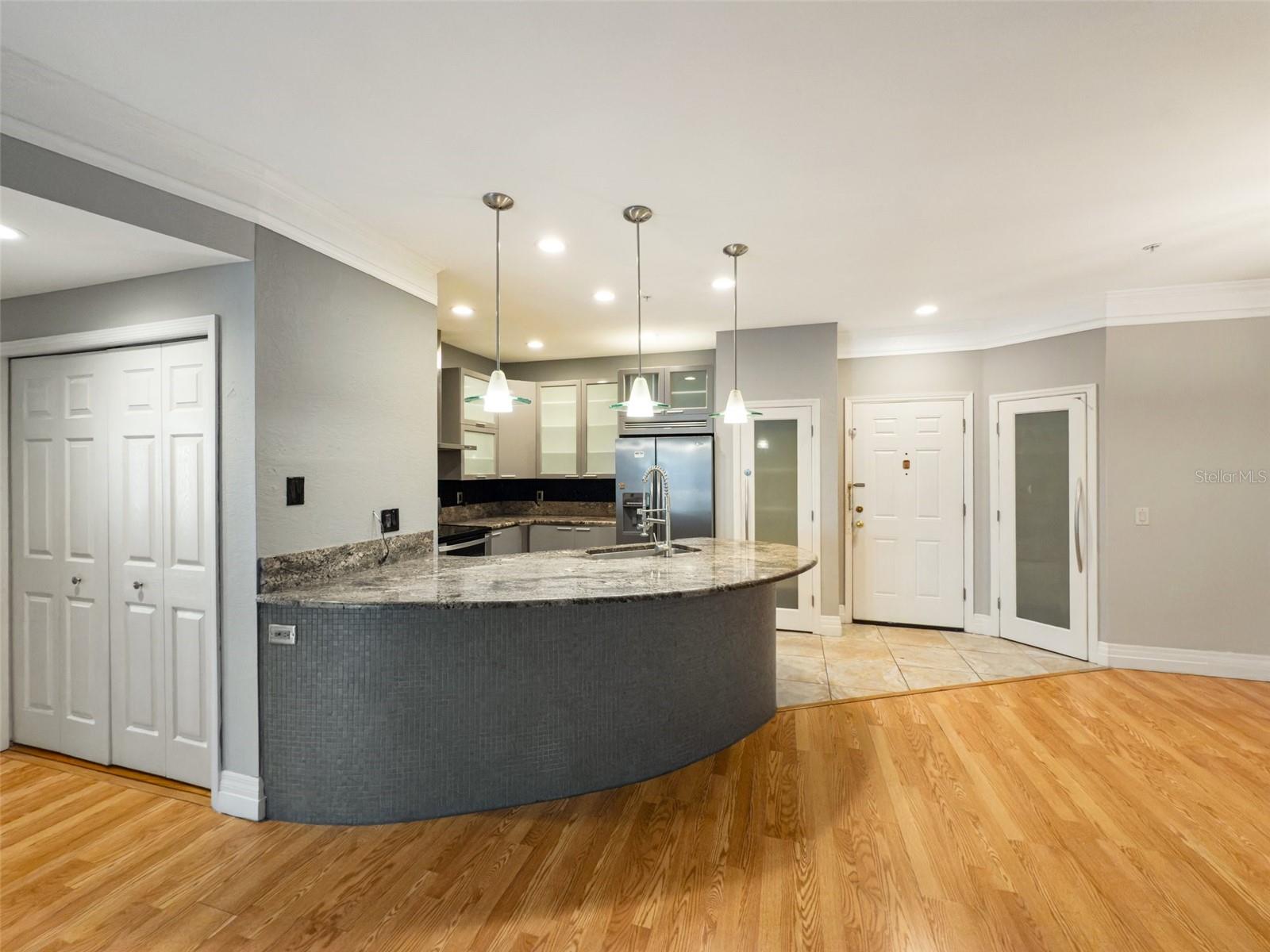 Image 11 of 42 For 5168 Northridge Road 106