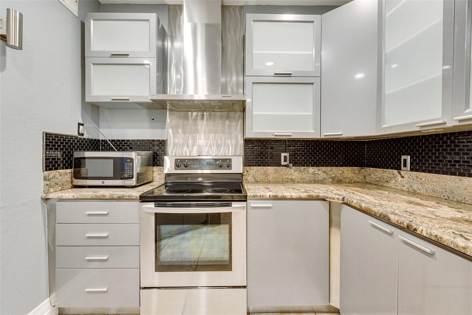 Image 13 of 42 For 5168 Northridge Road 106