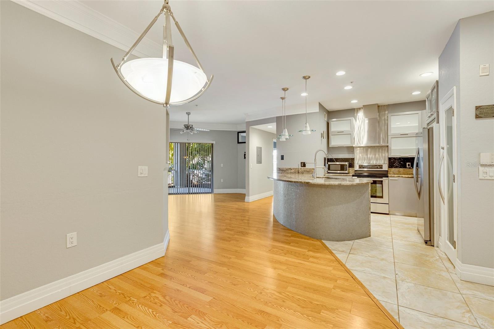 Image 18 of 42 For 5168 Northridge Road 106