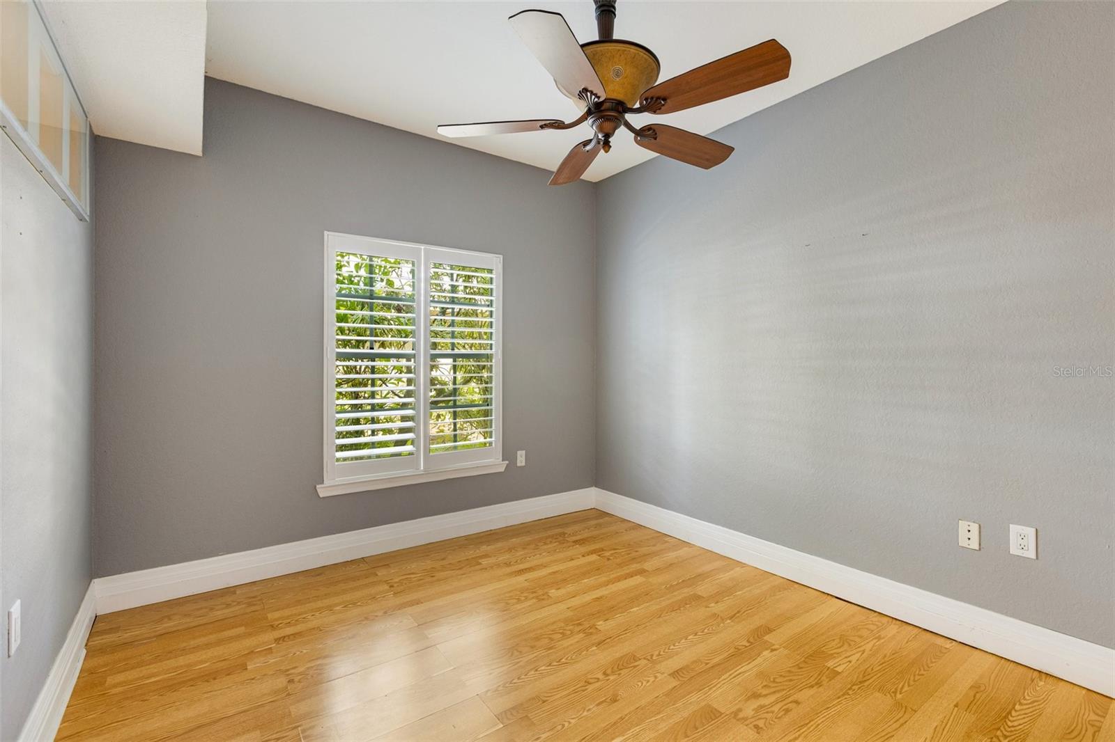 Image 27 of 42 For 5168 Northridge Road 106