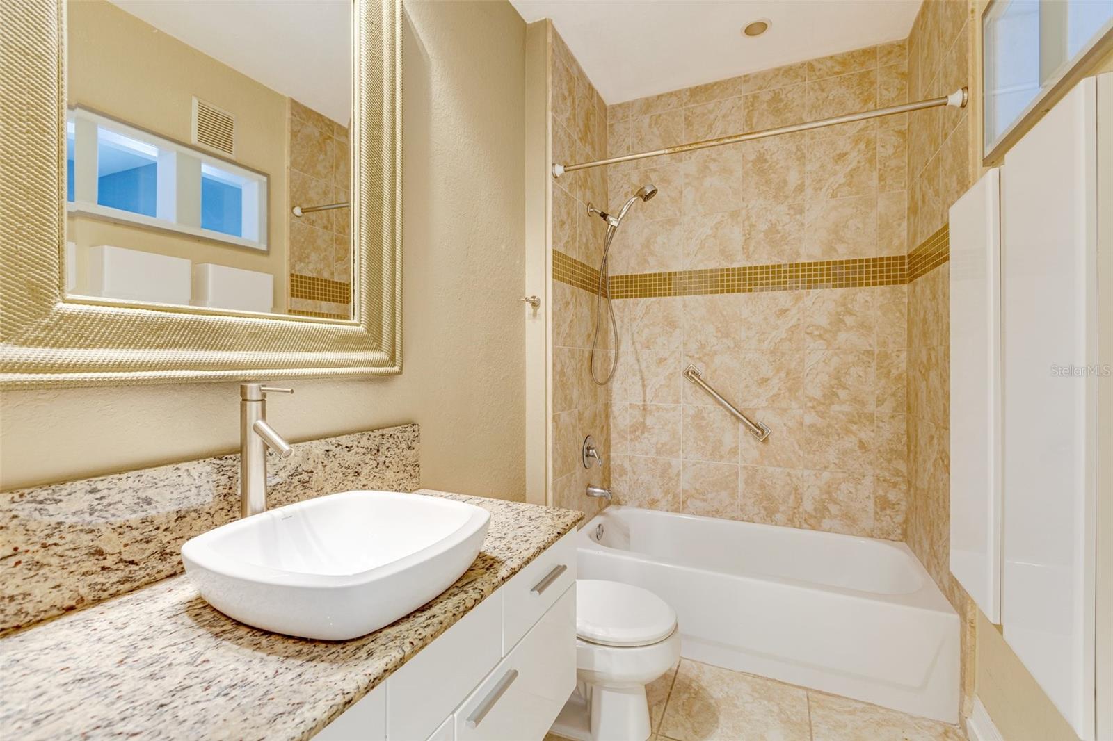 Image 28 of 42 For 5168 Northridge Road 106