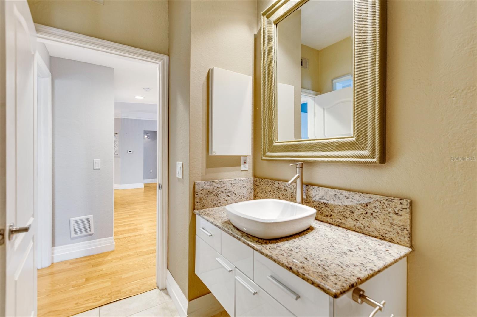 Image 29 of 42 For 5168 Northridge Road 106