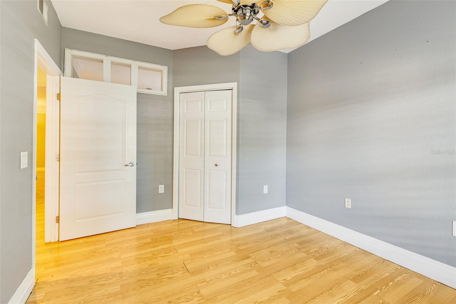 Image 31 of 42 For 5168 Northridge Road 106