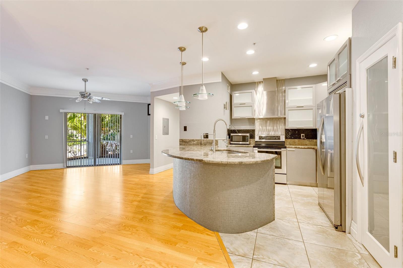 Image 8 of 42 For 5168 Northridge Road 106