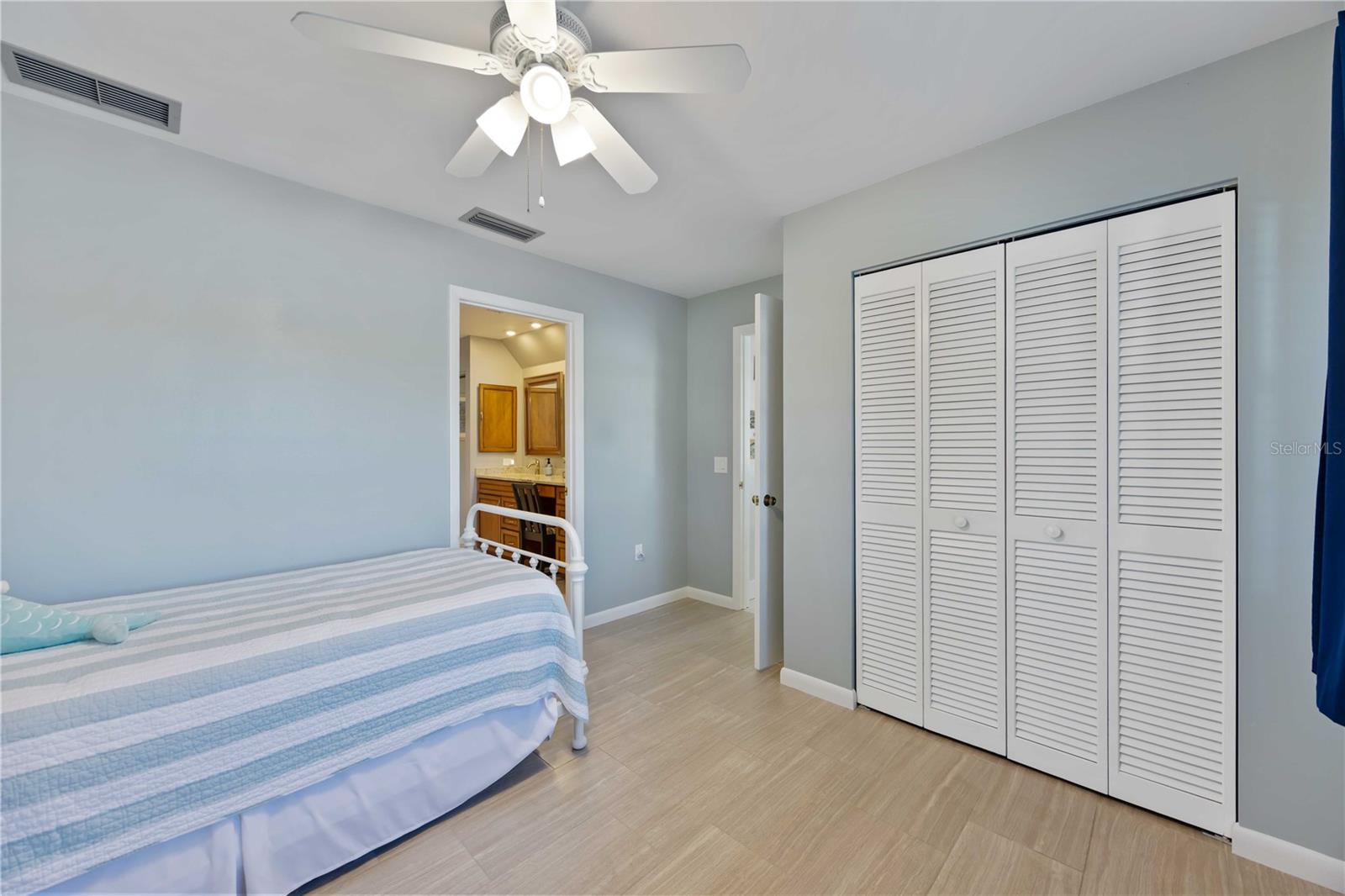 Image 13 of 53 For 4388 Pasadena Circle