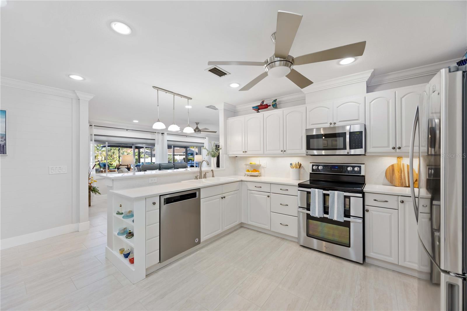 Image 22 of 53 For 4388 Pasadena Circle