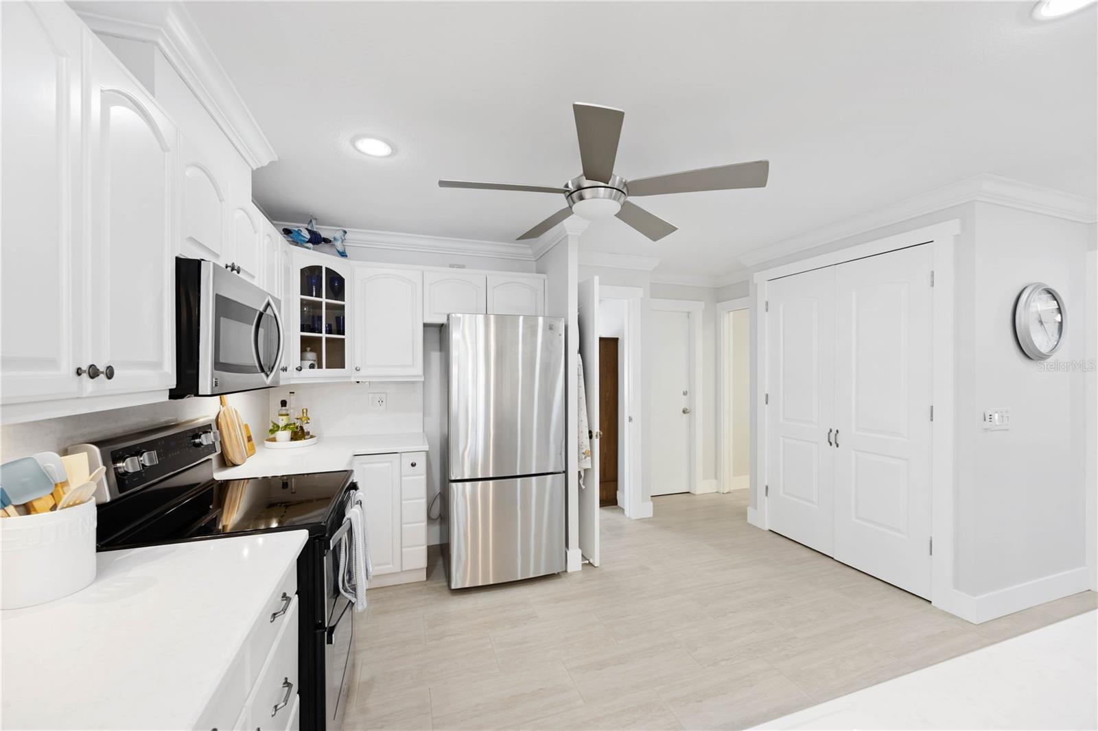 Image 23 of 53 For 4388 Pasadena Circle