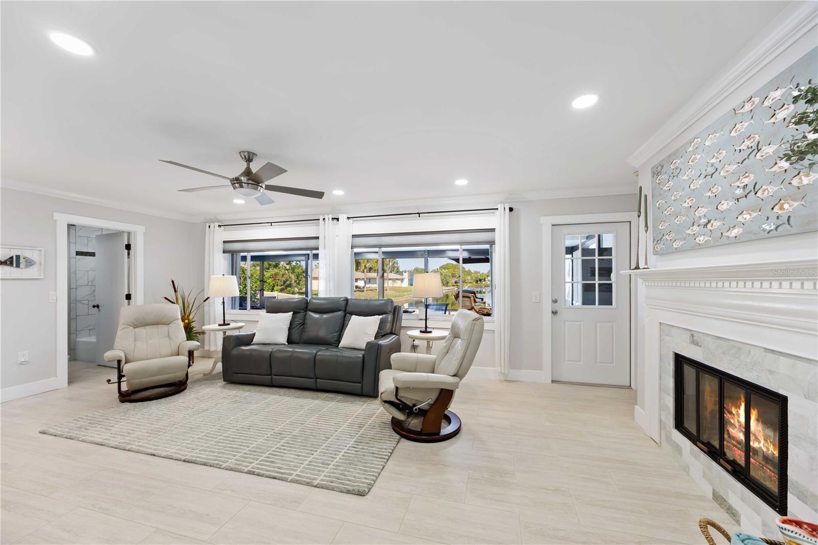 Image 25 of 53 For 4388 Pasadena Circle