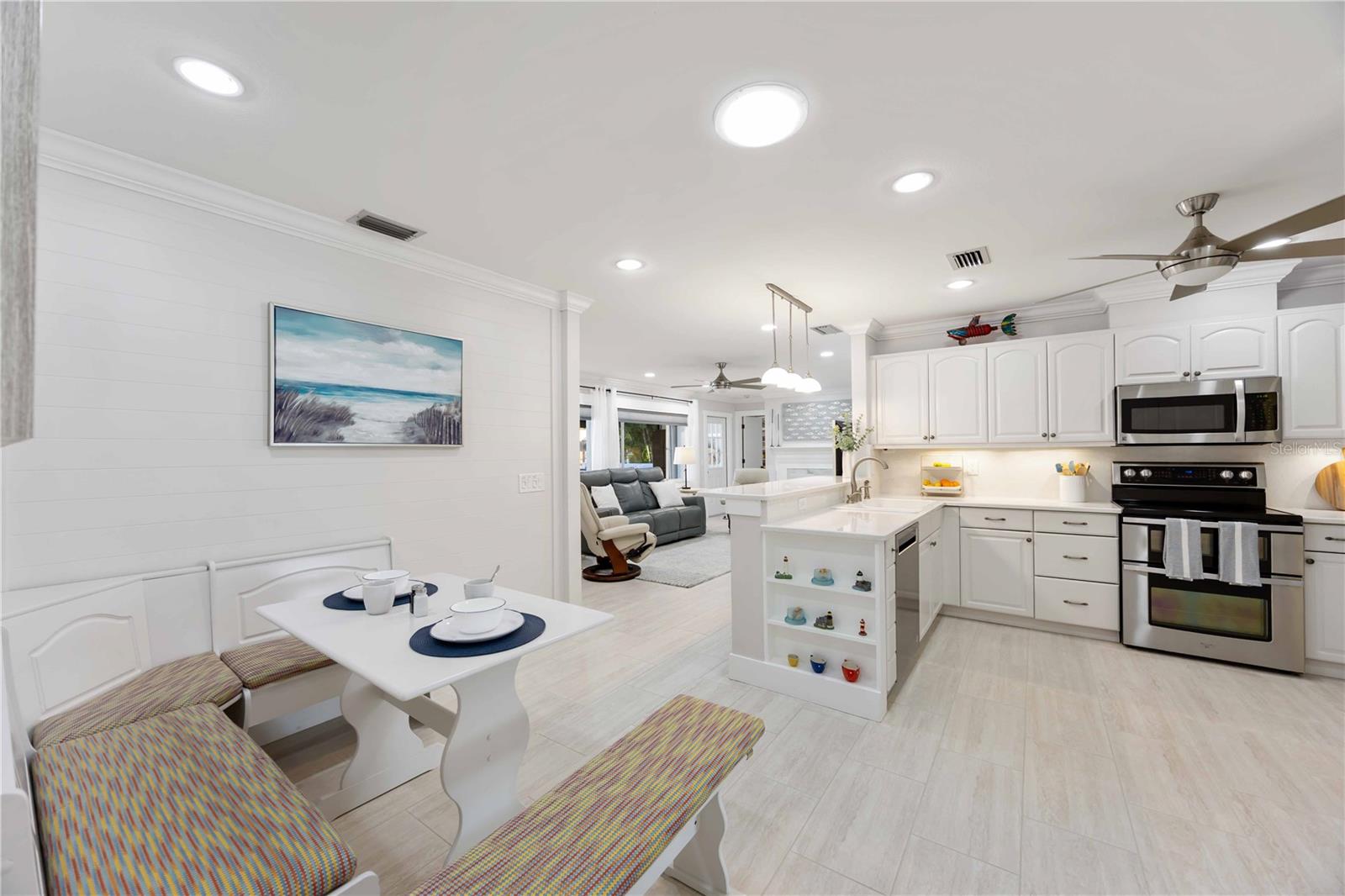 Image 29 of 53 For 4388 Pasadena Circle