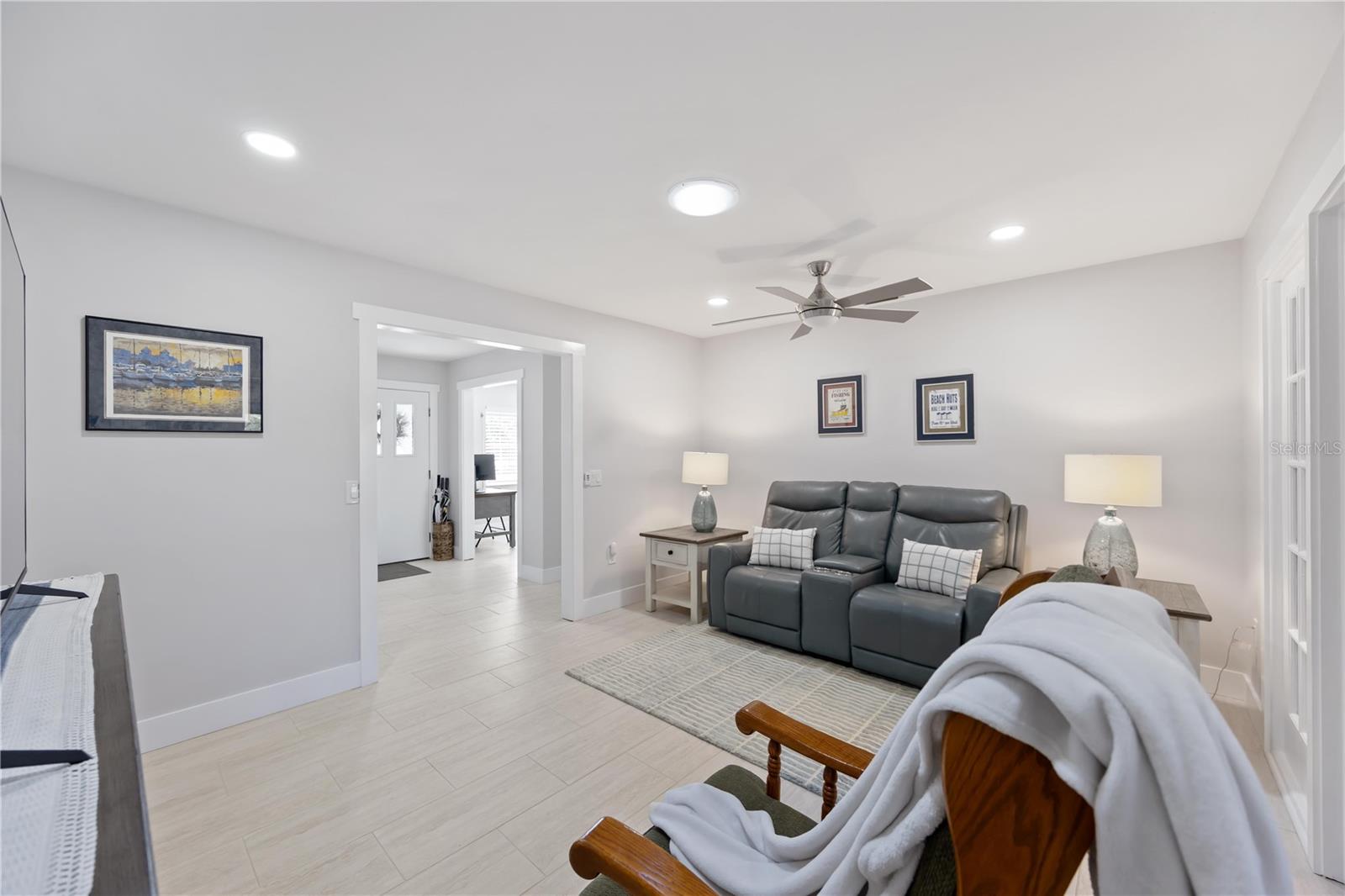 Image 31 of 53 For 4388 Pasadena Circle