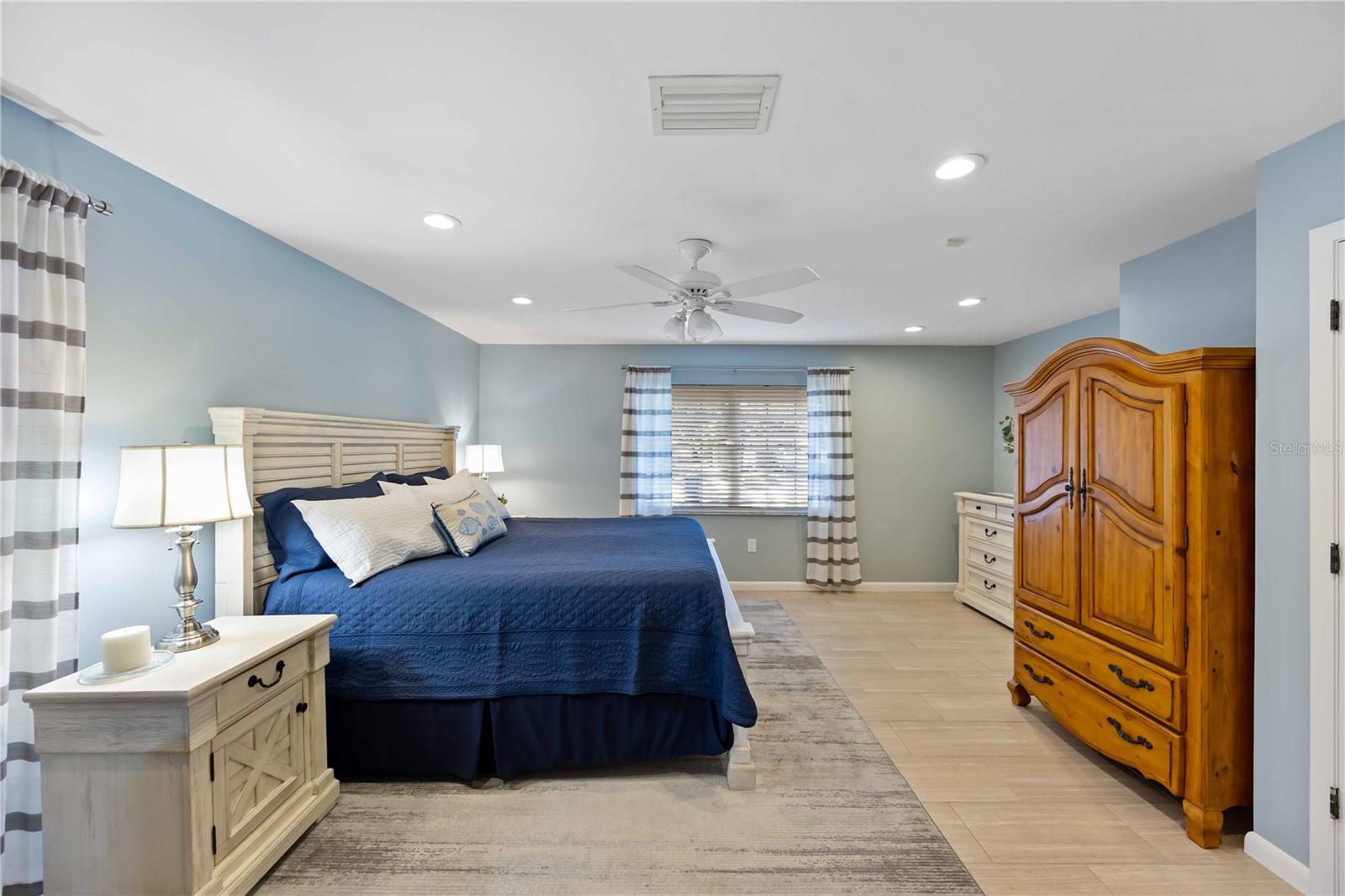 Image 9 of 53 For 4388 Pasadena Circle