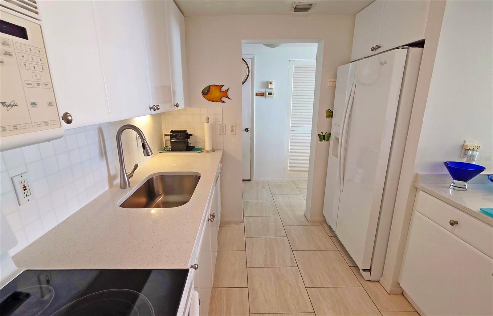 Image 17 of 33 For 1212 Ben Franklin Drive 1205