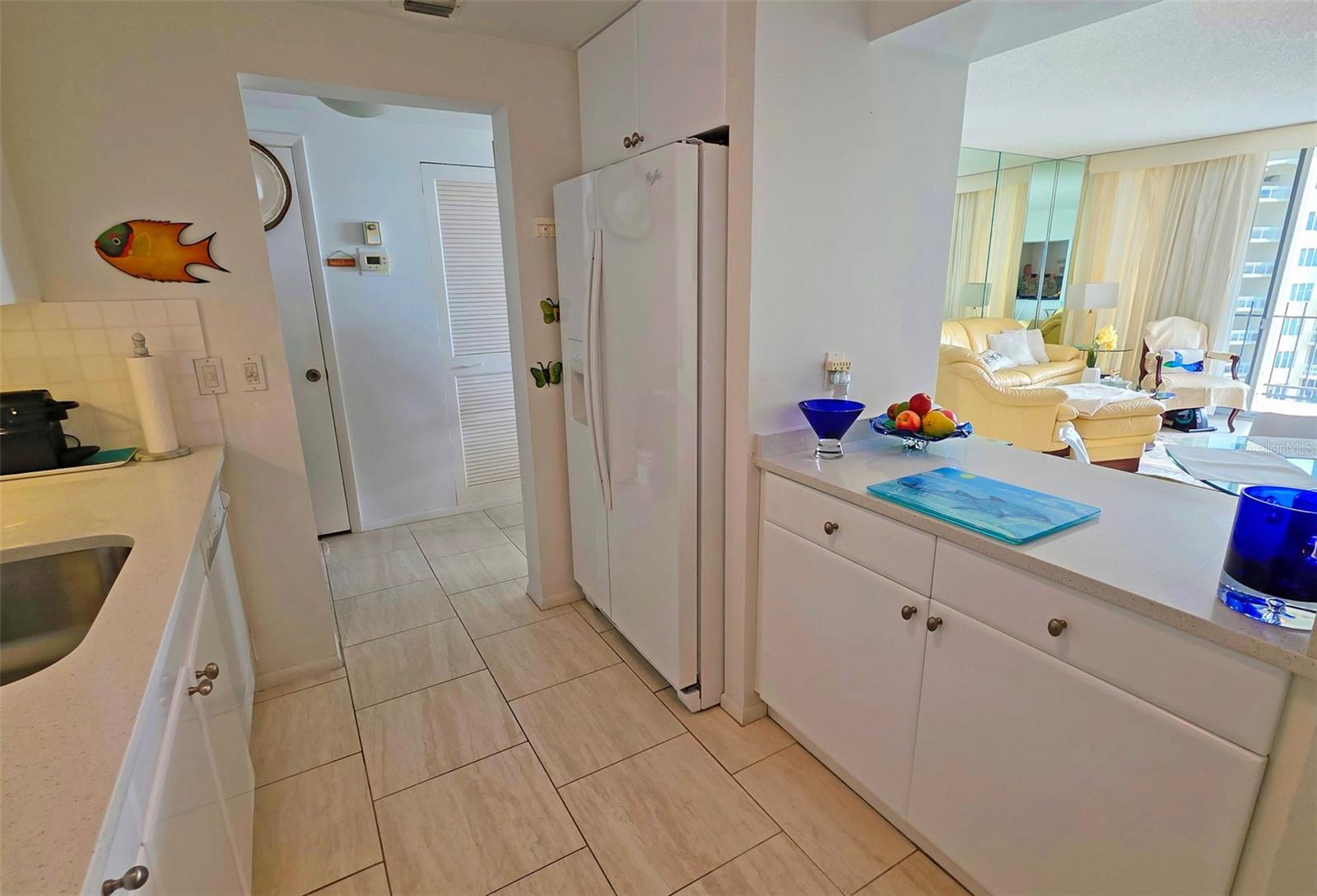 Image 18 of 33 For 1212 Ben Franklin Drive 1205