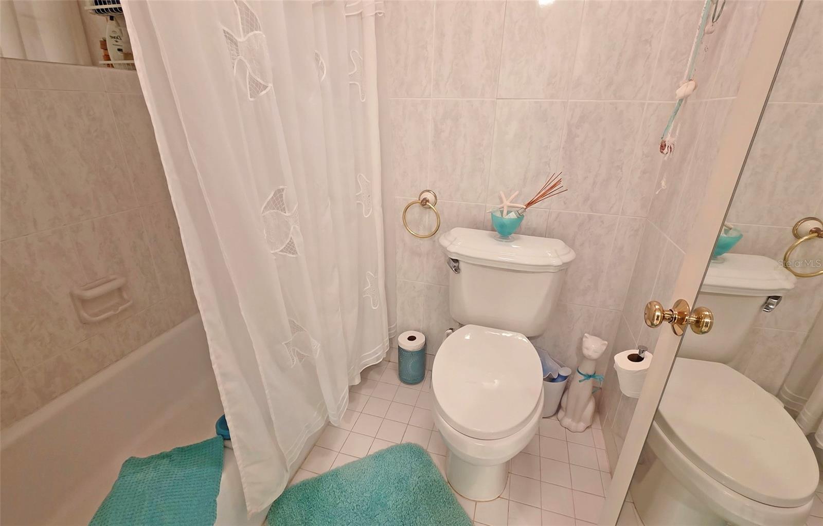 Image 24 of 33 For 1212 Ben Franklin Drive 1205