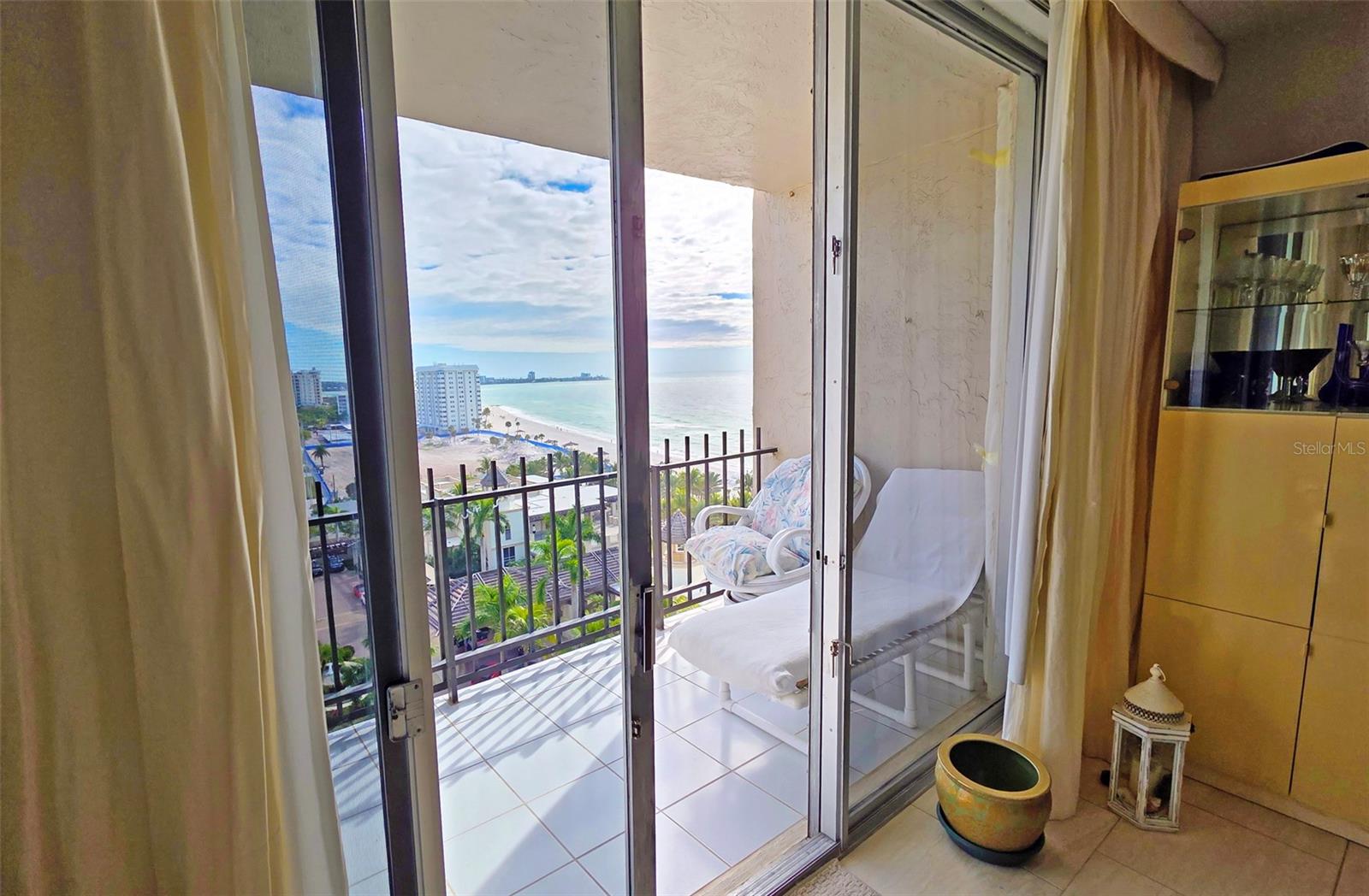 Image 4 of 33 For 1212 Ben Franklin Drive 1205