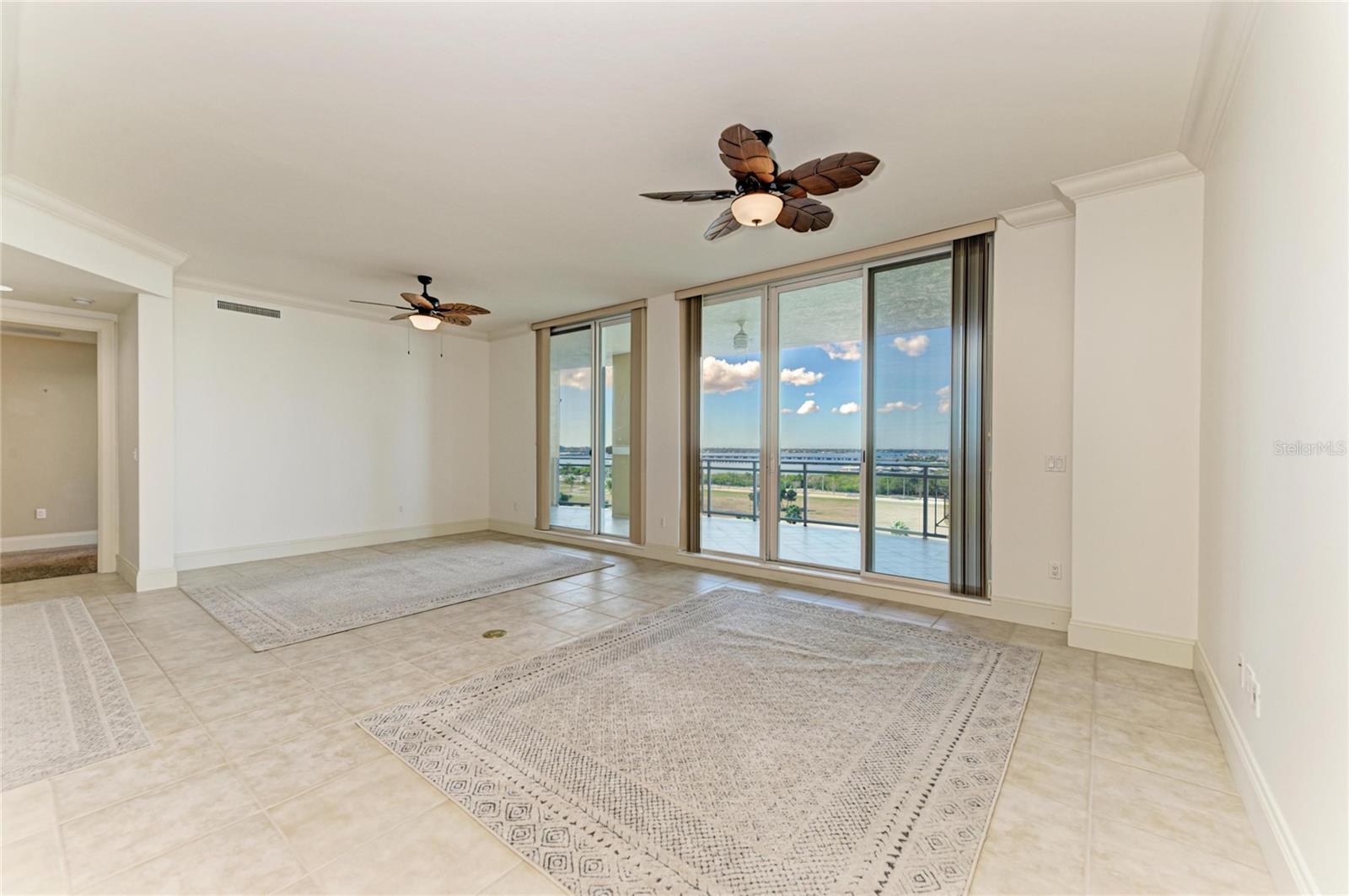 Image 15 of 69 For 140 Riviera Dunes Way 605