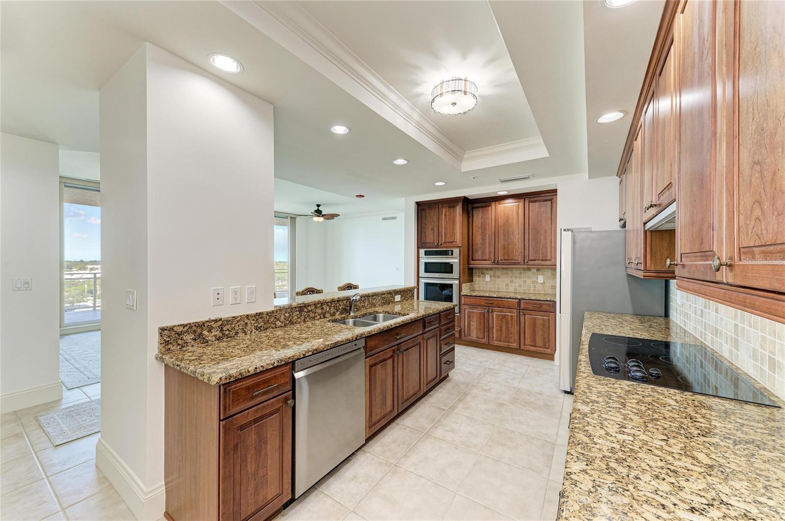 Image 27 of 69 For 140 Riviera Dunes Way 605