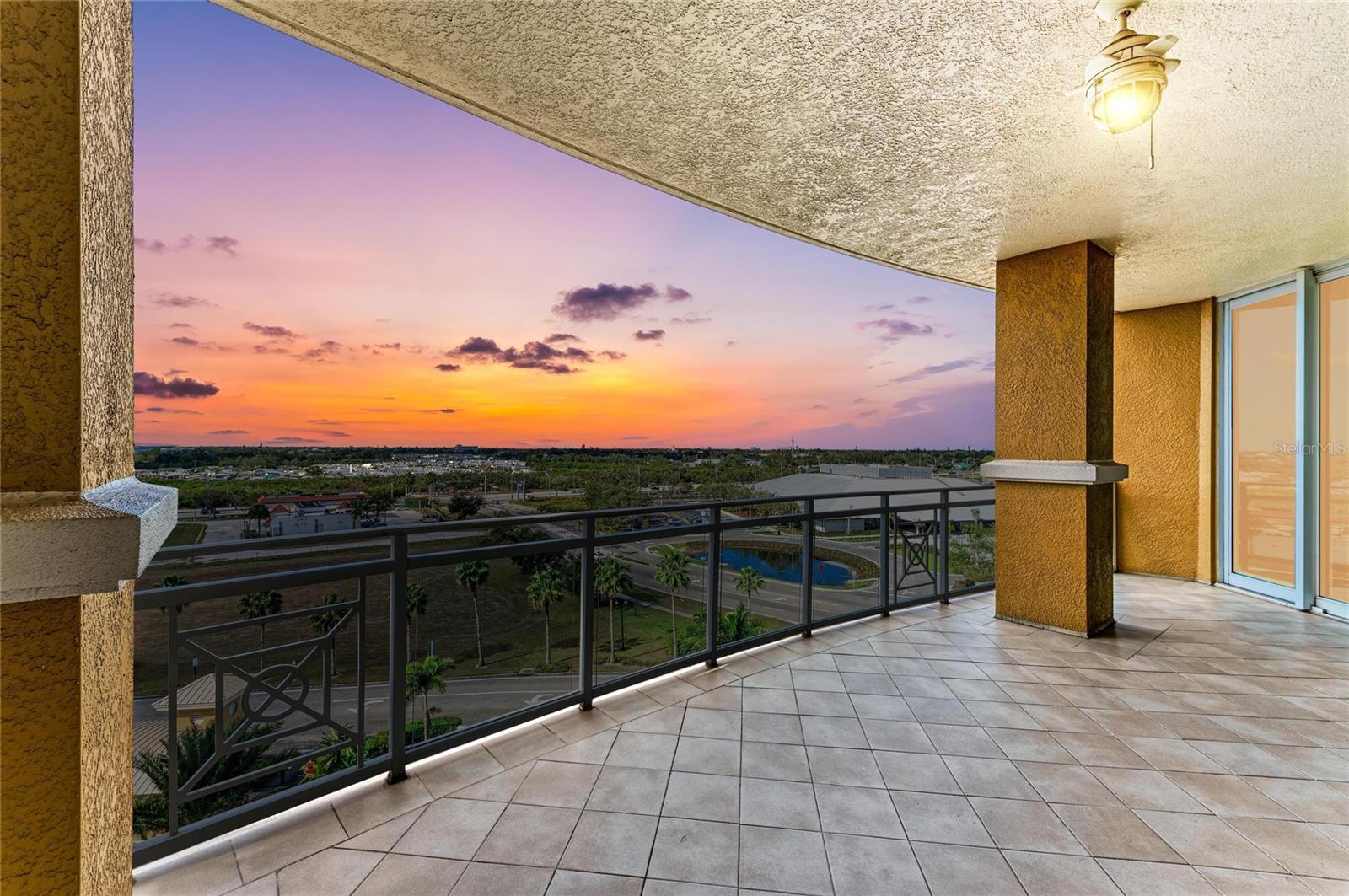 Image 36 of 69 For 140 Riviera Dunes Way 605