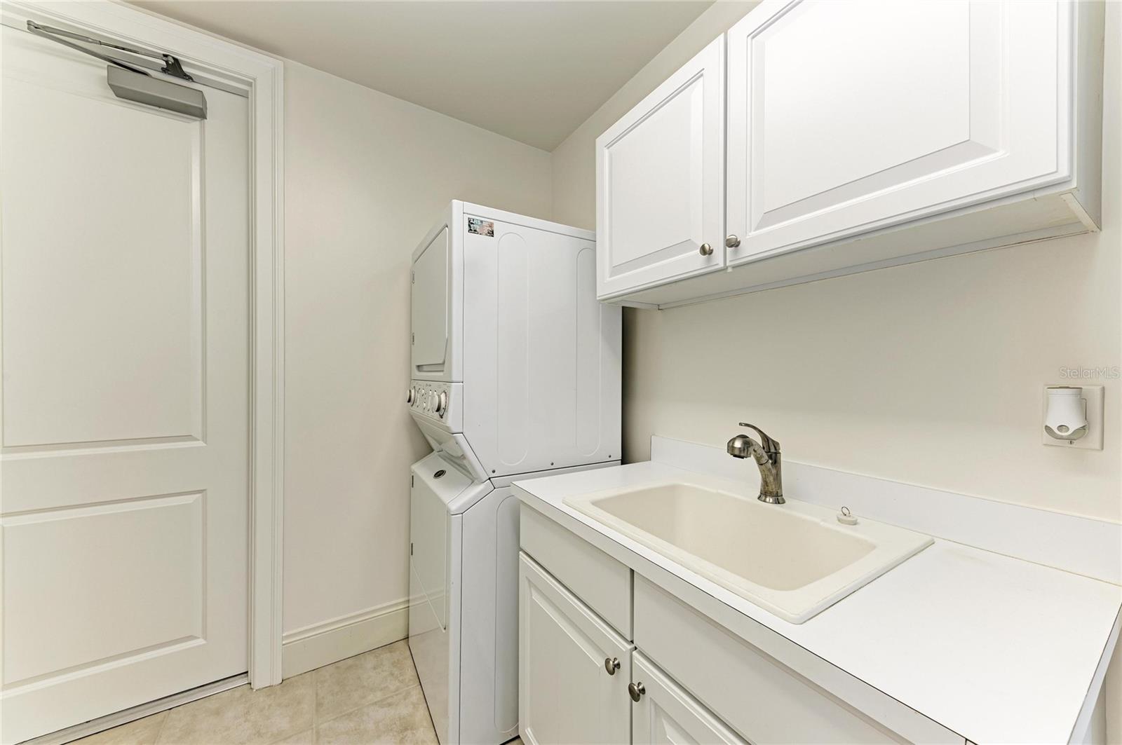 Image 57 of 69 For 140 Riviera Dunes Way 605