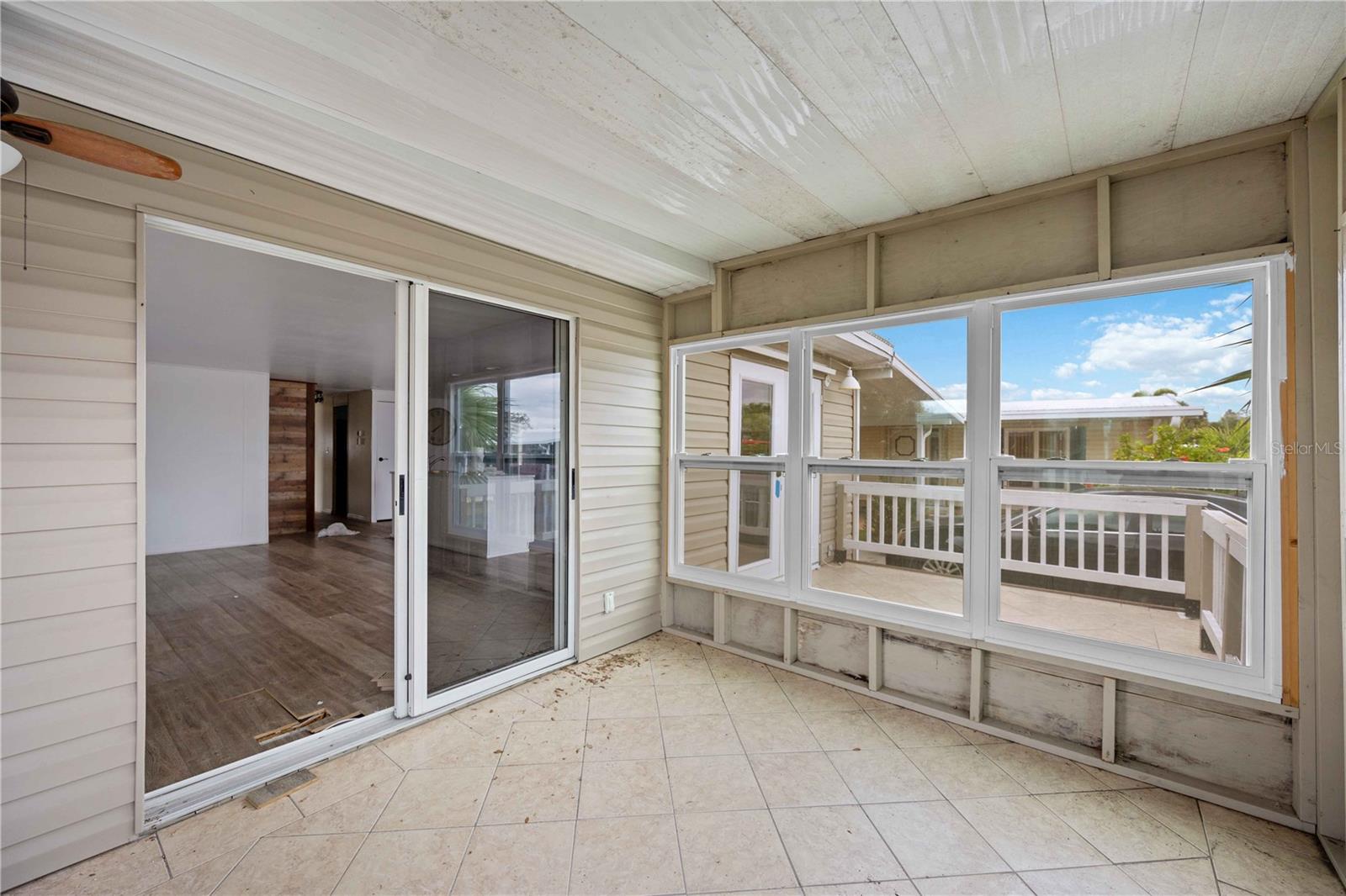 Image 17 of 25 For 10303 Burnt Store Road 131