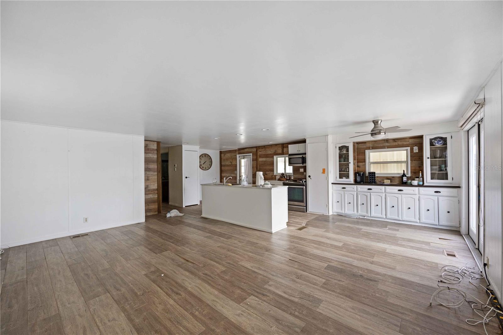 Image 2 of 25 For 10303 Burnt Store Road 131