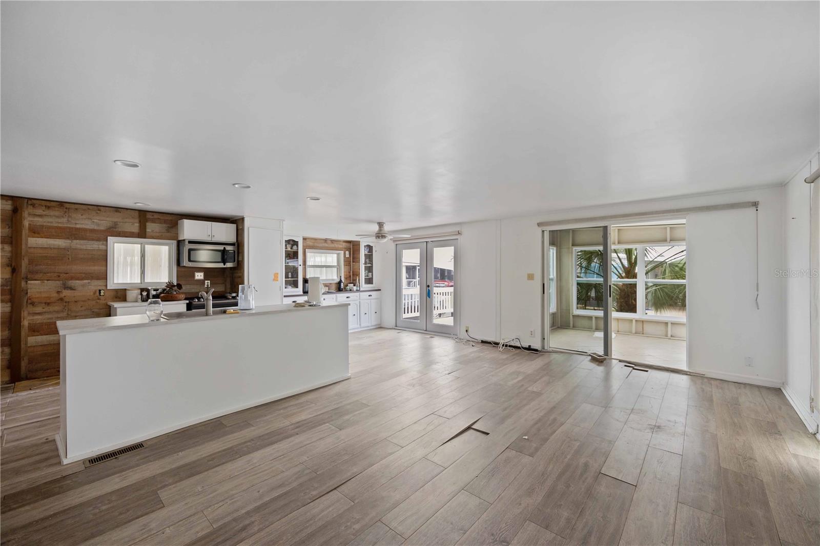 Image 3 of 25 For 10303 Burnt Store Road 131