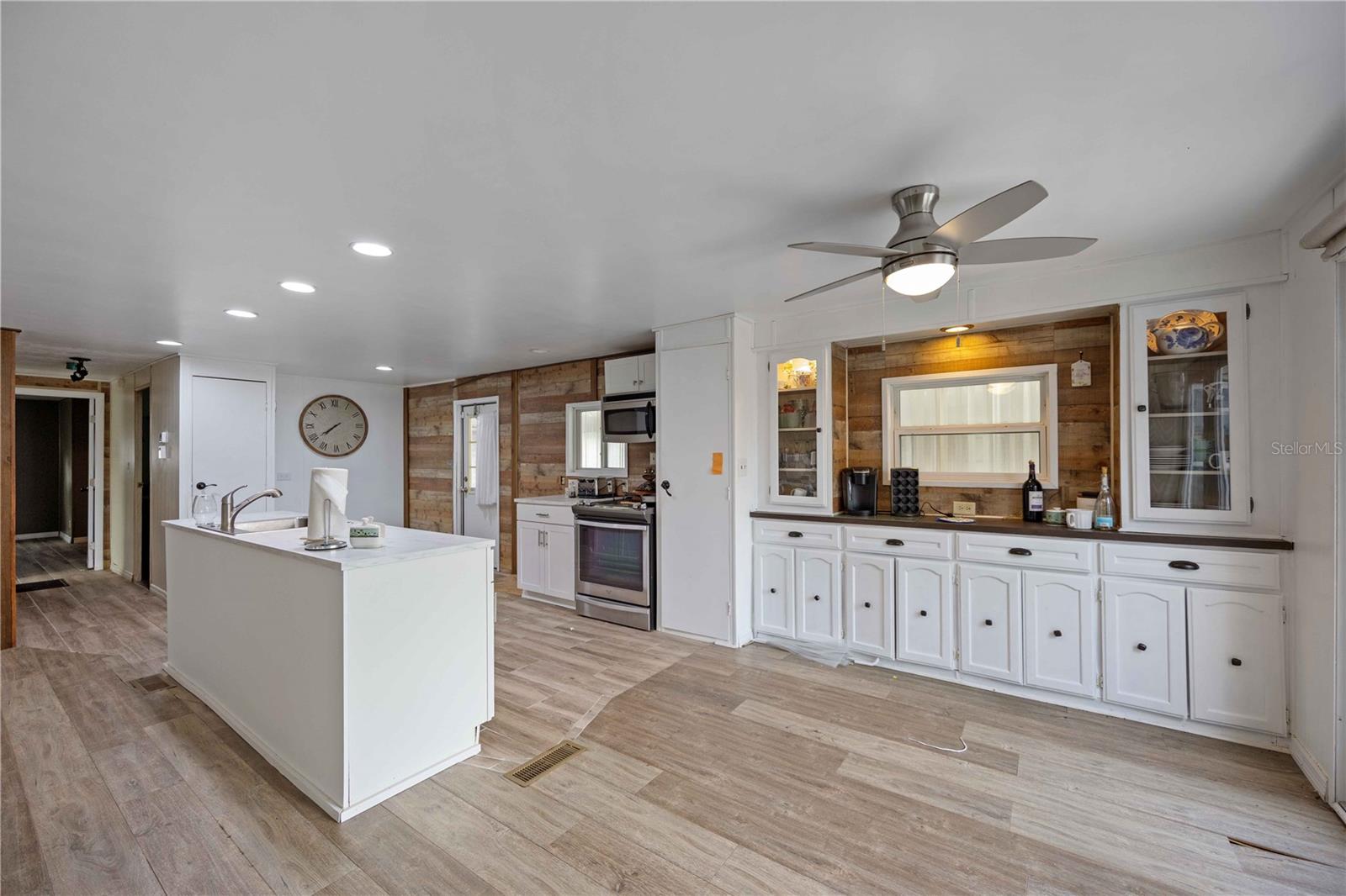 Image 5 of 25 For 10303 Burnt Store Road 131