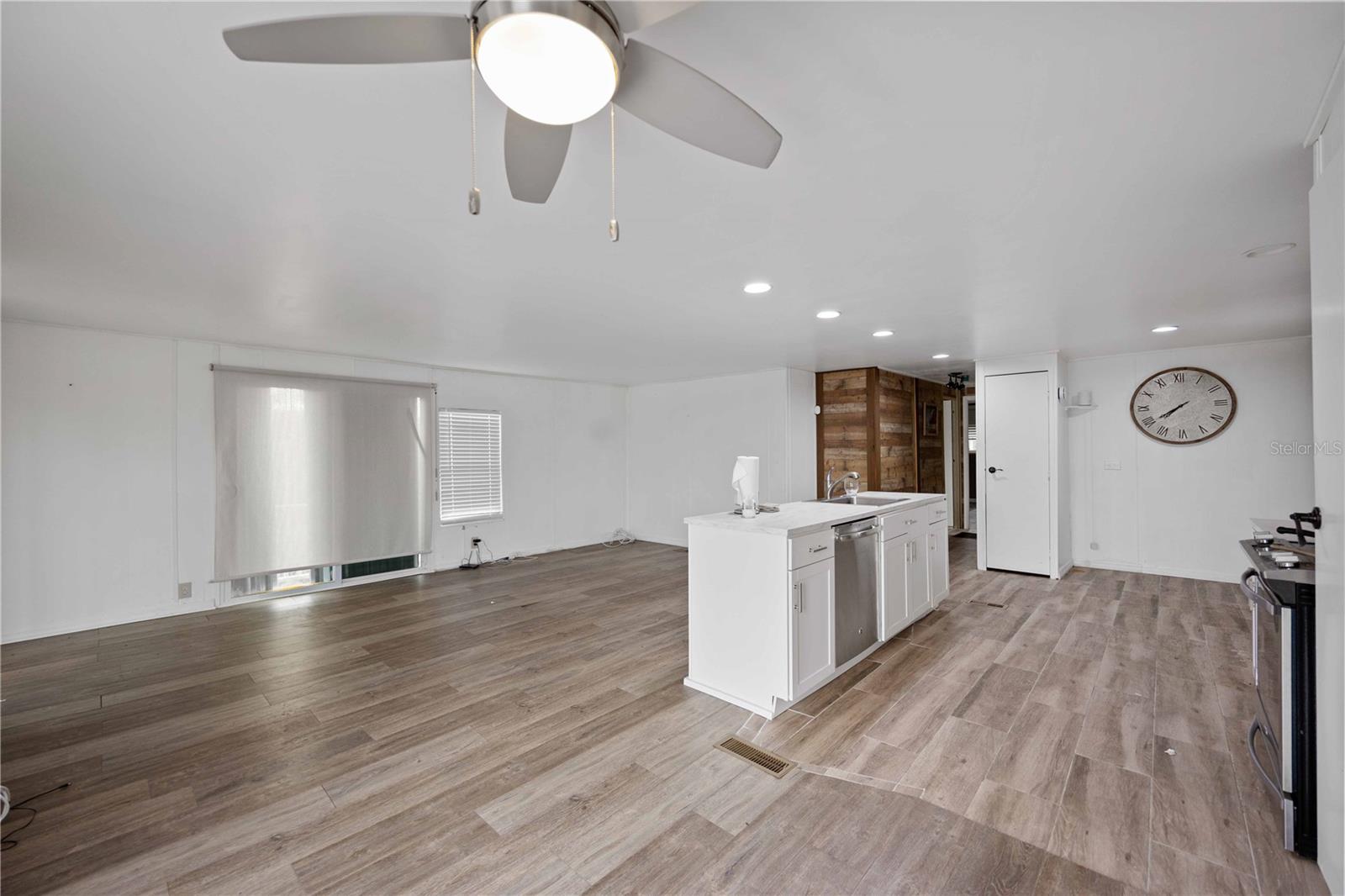 Image 6 of 25 For 10303 Burnt Store Road 131