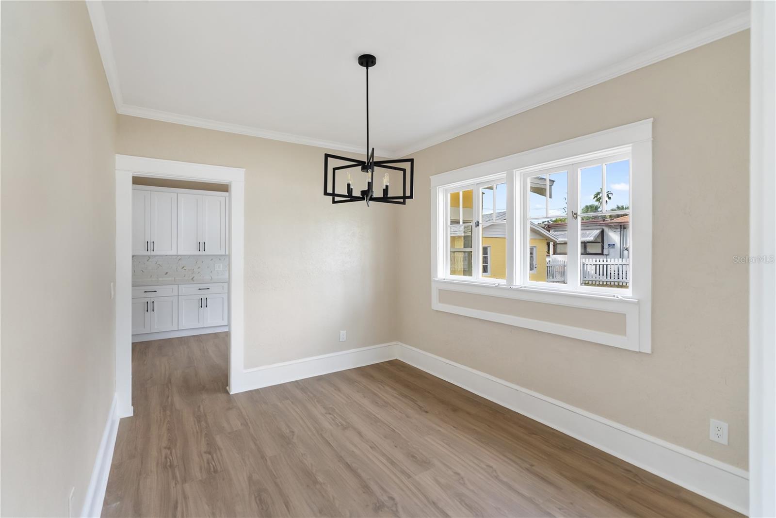 Image 14 of 75 For 1715 6th Avenue W