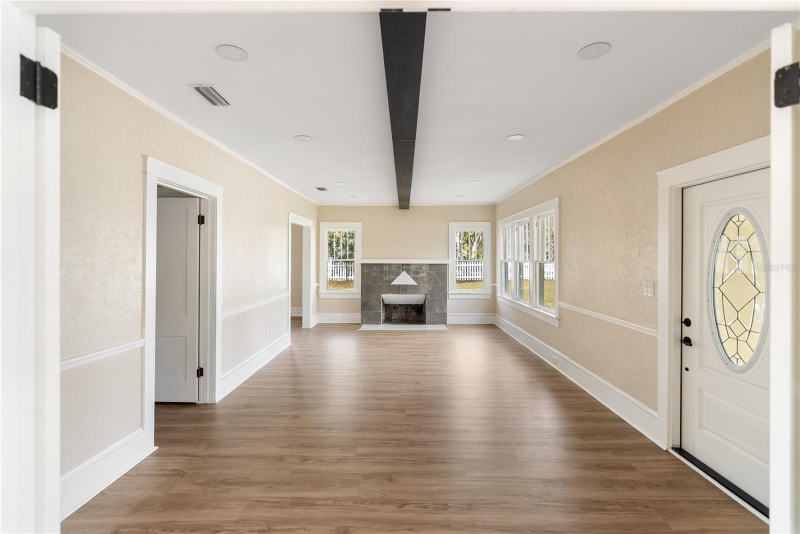 Image 20 of 75 For 1715 6th Avenue W