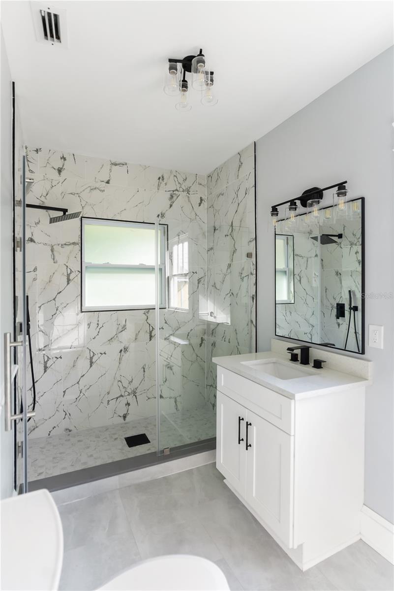 Image 25 of 75 For 1715 6th Avenue W