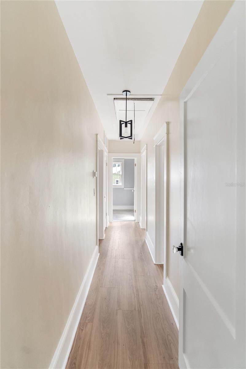 Image 26 of 75 For 1715 6th Avenue W