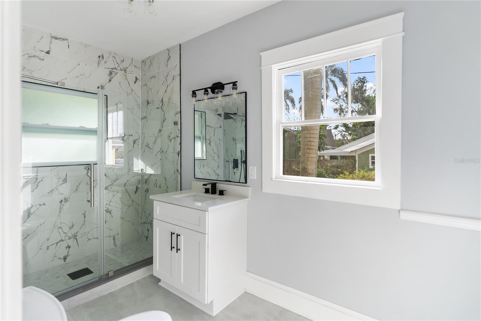 Image 27 of 75 For 1715 6th Avenue W