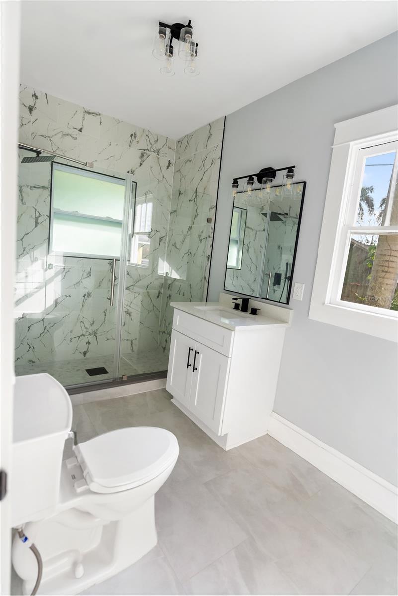 Image 29 of 75 For 1715 6th Avenue W