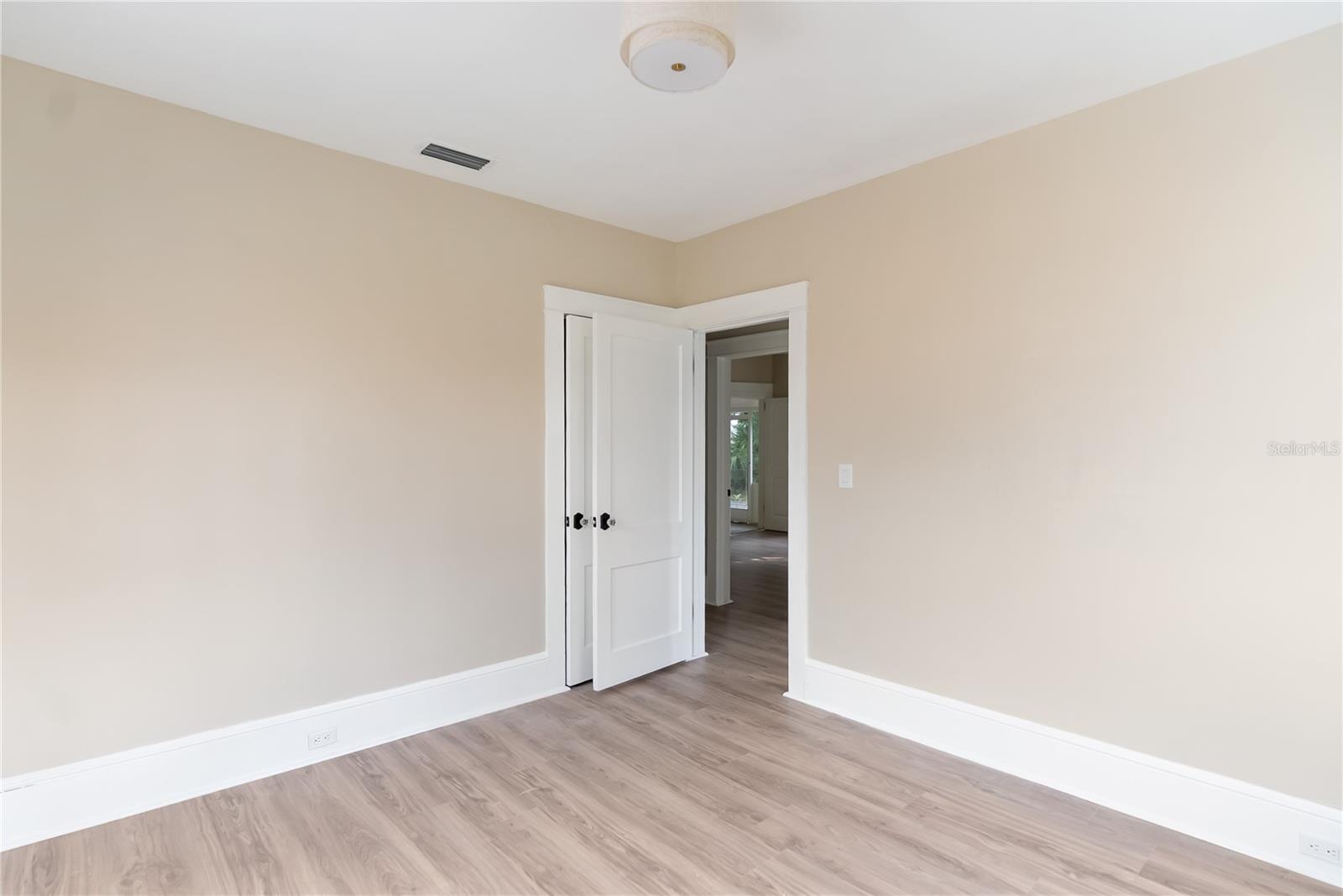 Image 31 of 75 For 1715 6th Avenue W