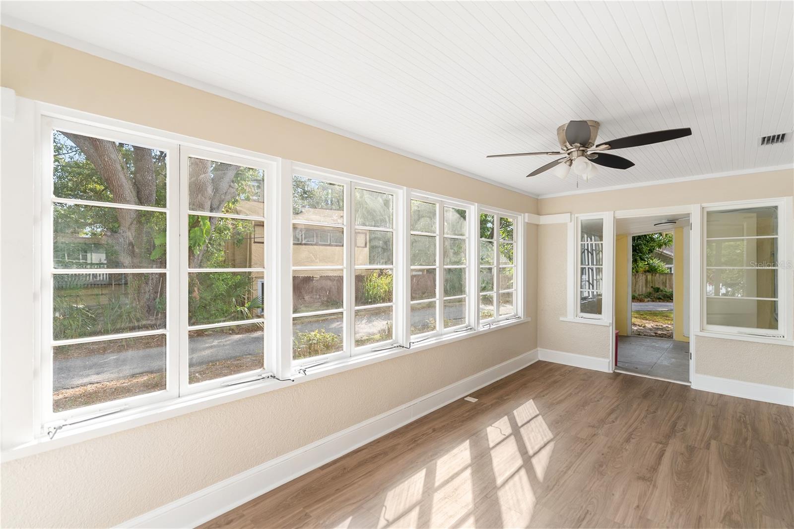 Image 47 of 75 For 1715 6th Avenue W