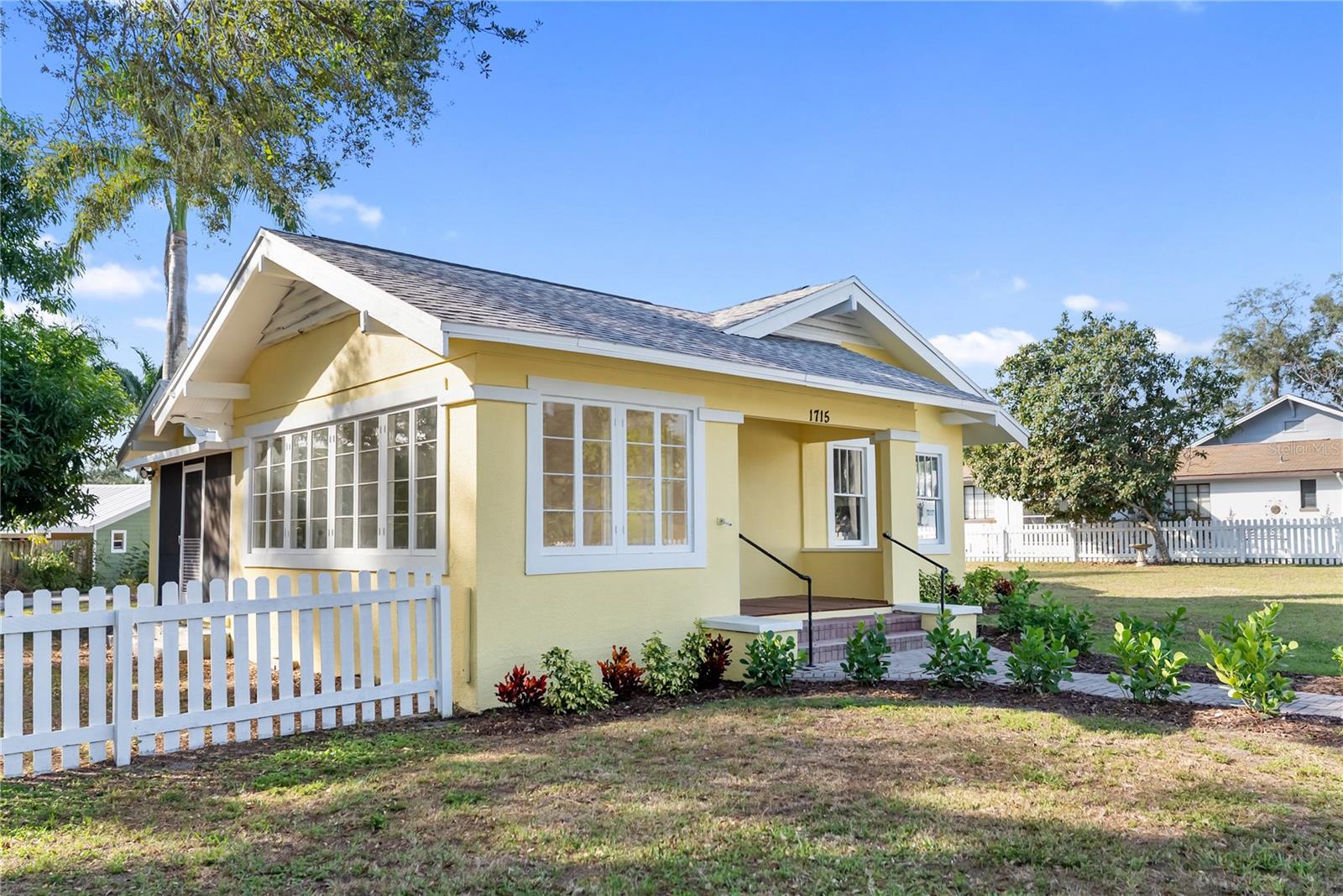 Image 53 of 75 For 1715 6th Avenue W