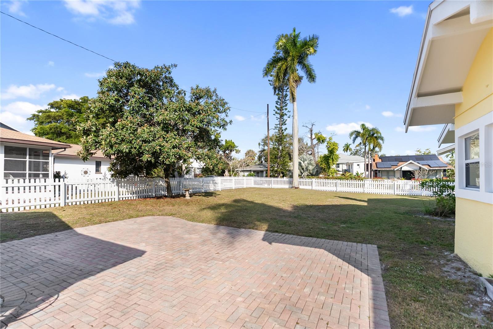 Image 63 of 75 For 1715 6th Avenue W