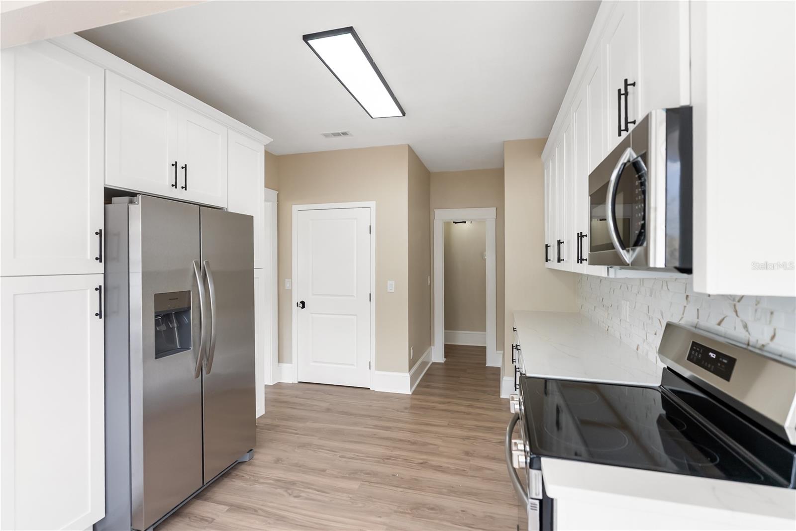 Image 9 of 75 For 1715 6th Avenue W