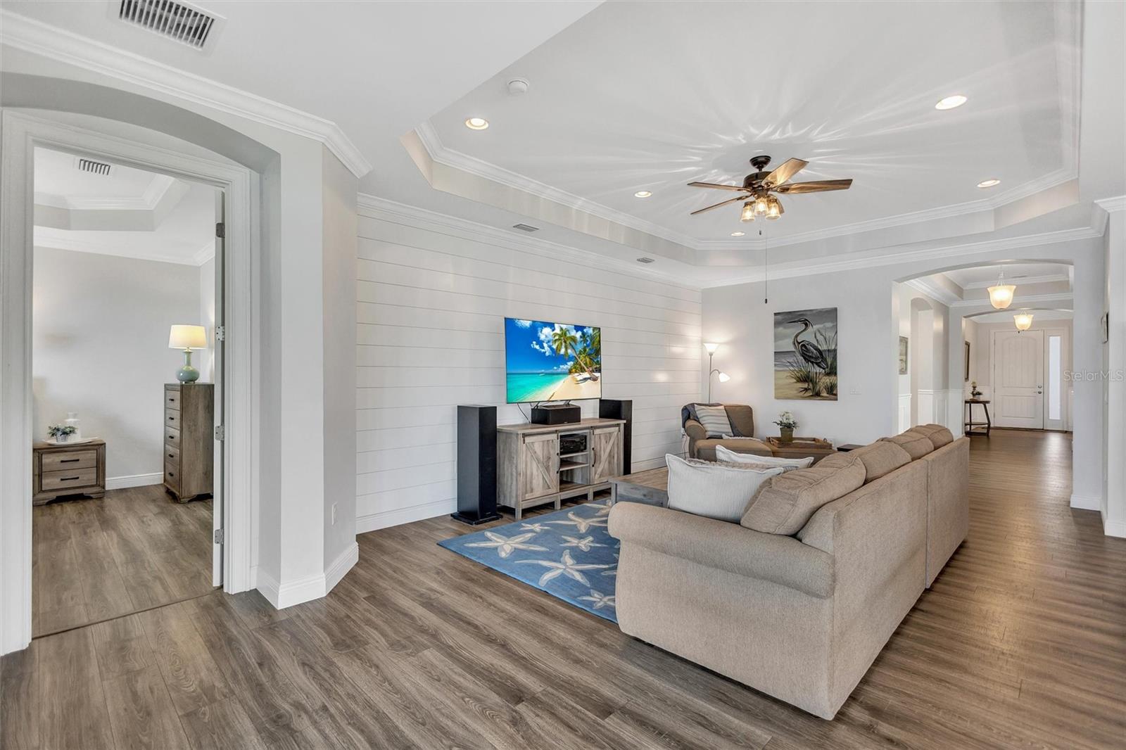 Image 18 of 69 For 159 Toscavilla Boulevard