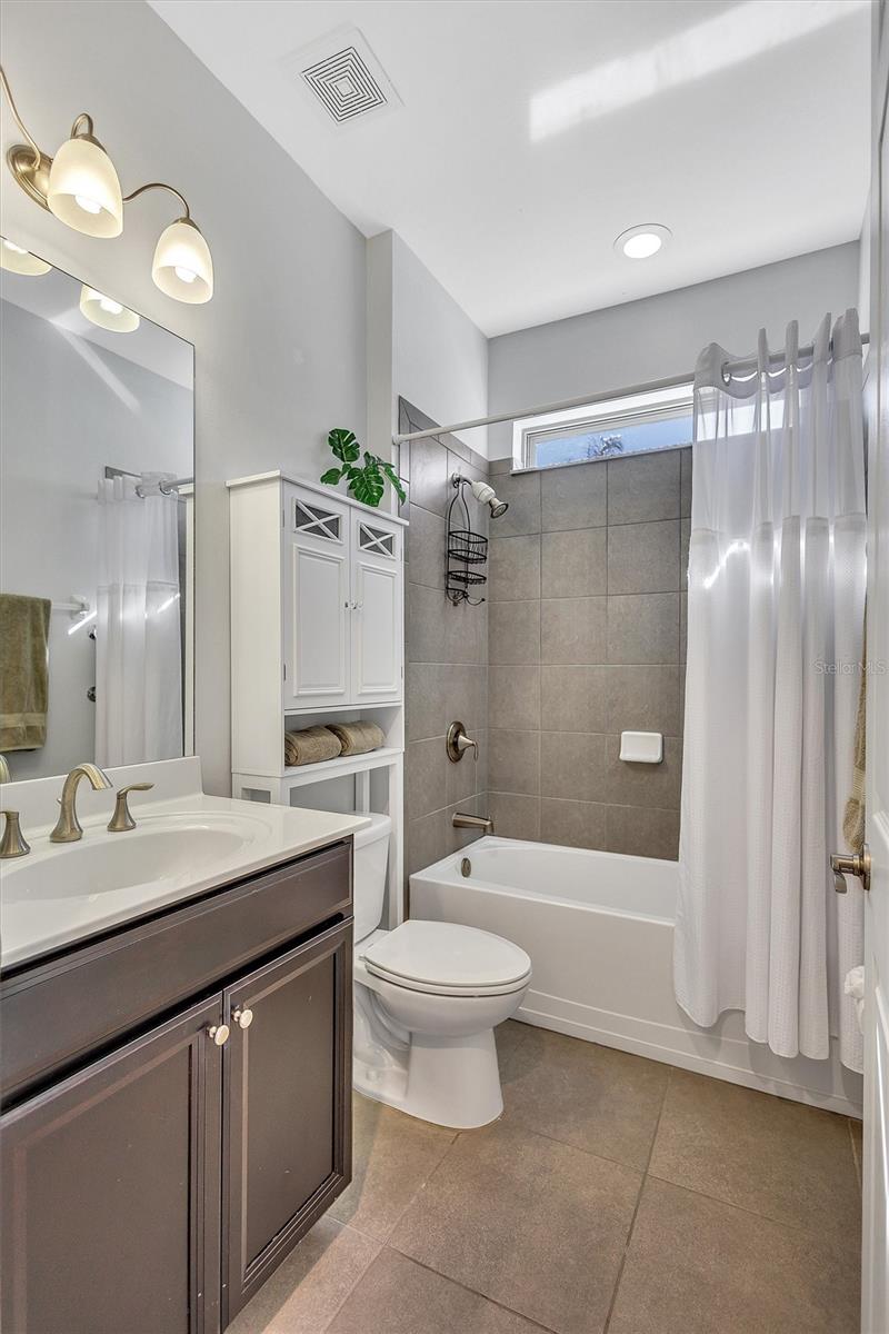 Image 31 of 69 For 159 Toscavilla Boulevard