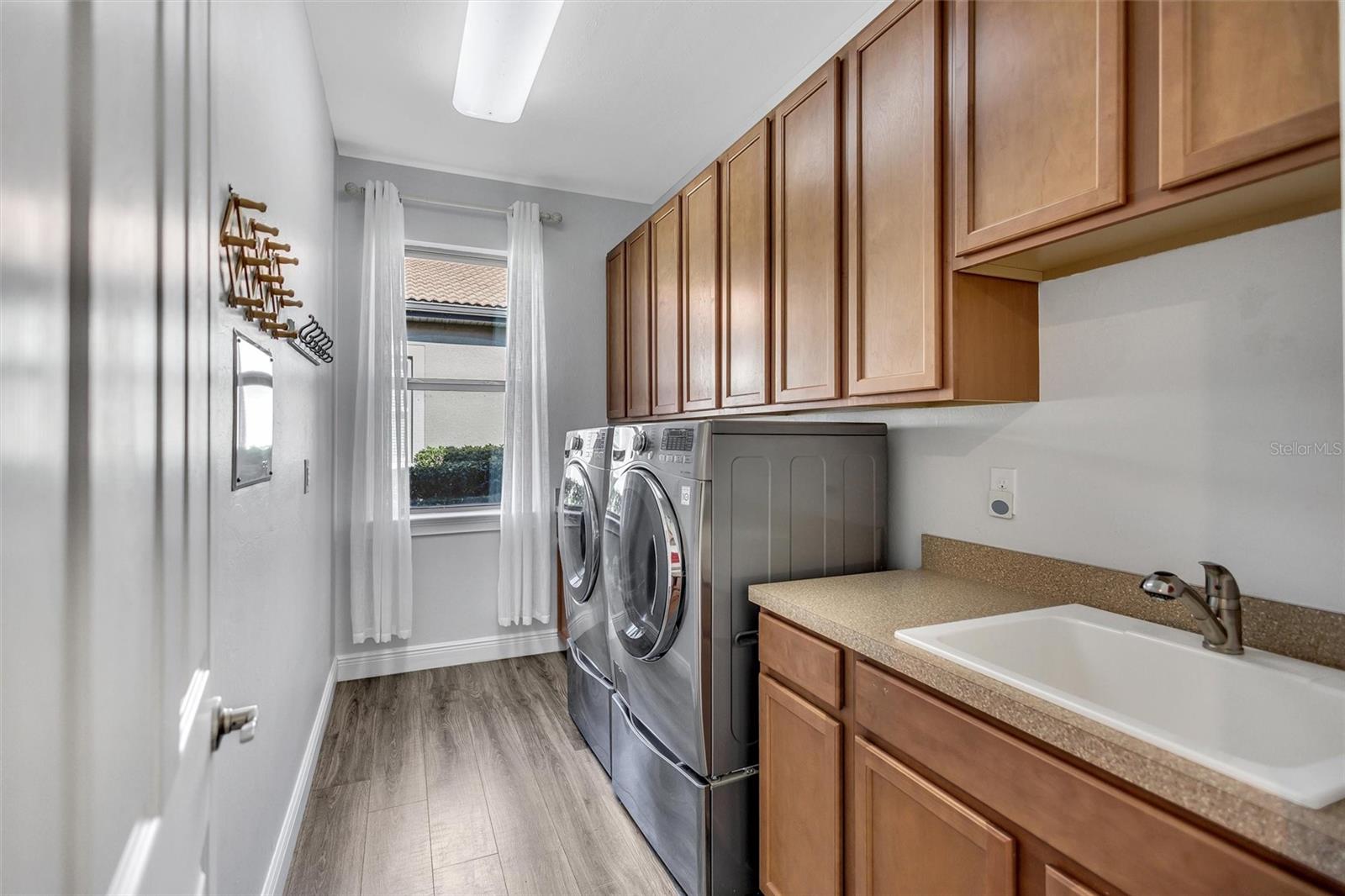 Image 40 of 69 For 159 Toscavilla Boulevard