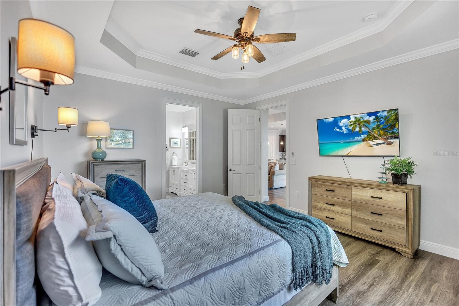 Image 43 of 69 For 159 Toscavilla Boulevard