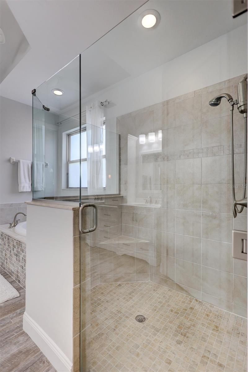 Image 46 of 69 For 159 Toscavilla Boulevard