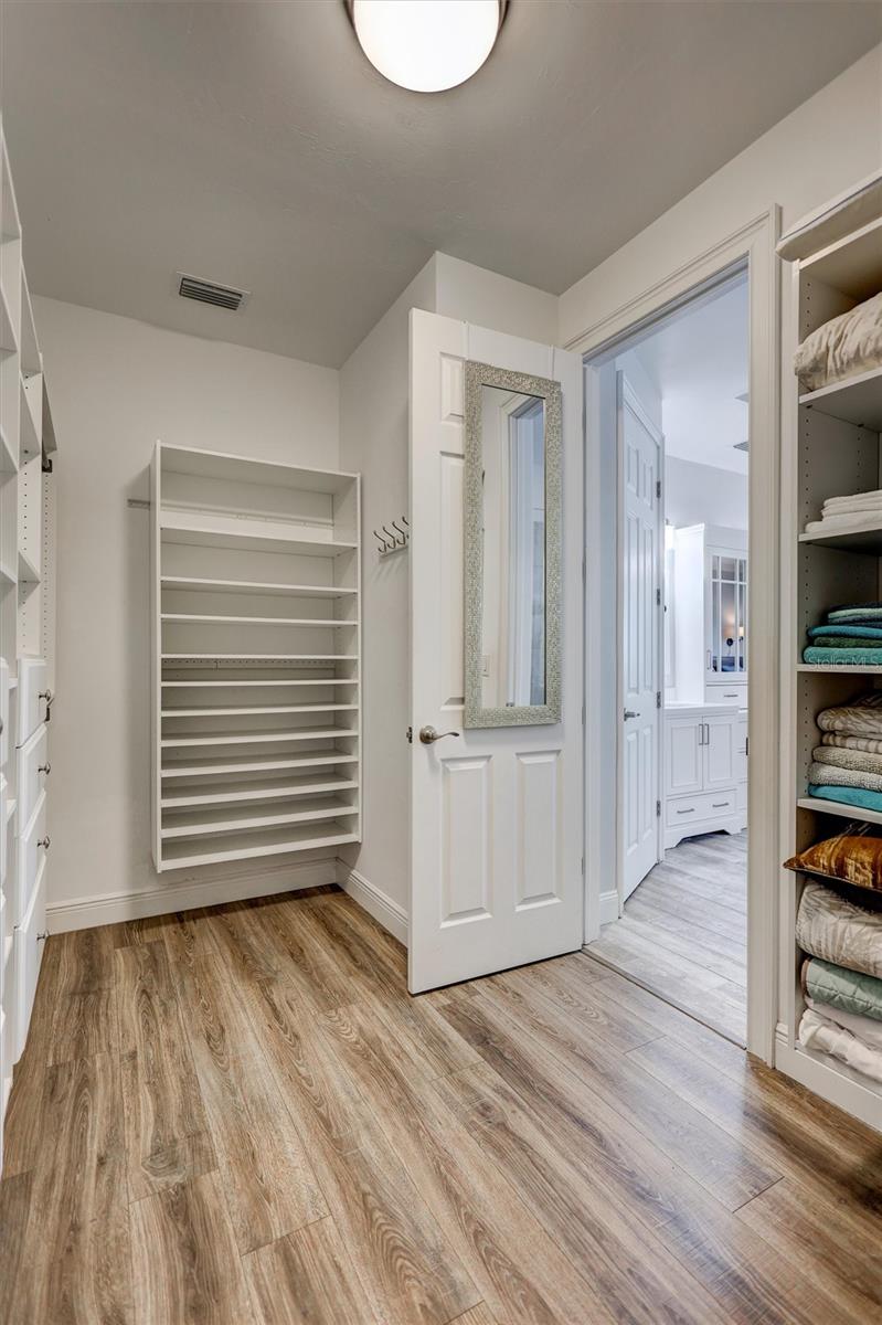 Image 48 of 69 For 159 Toscavilla Boulevard